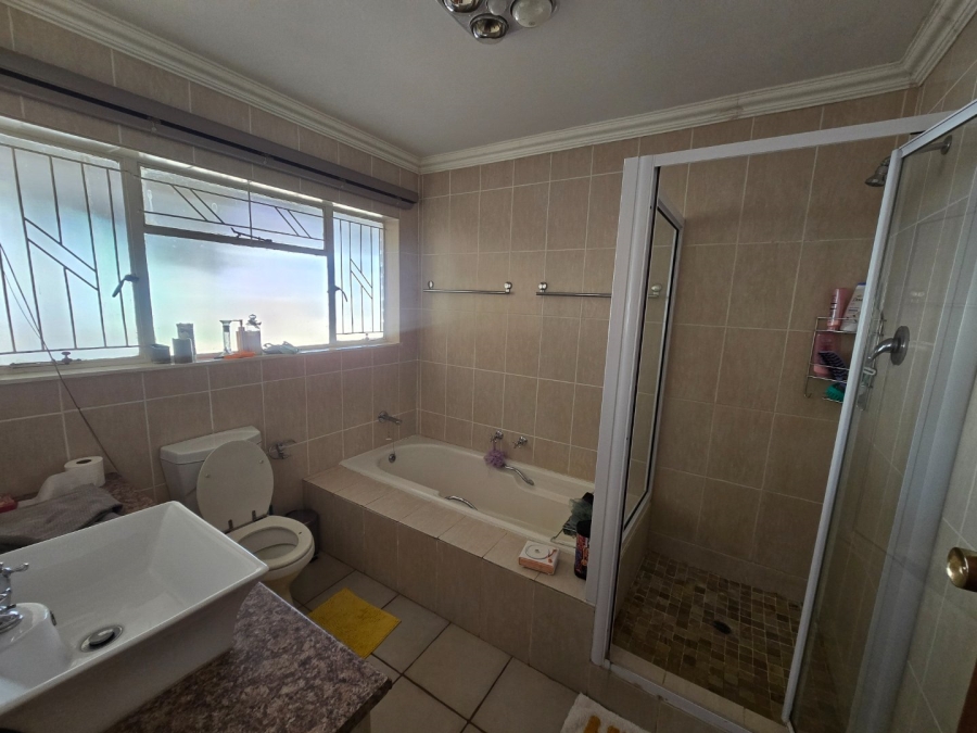 4 Bedroom Property for Sale in Dan Pienaar Free State